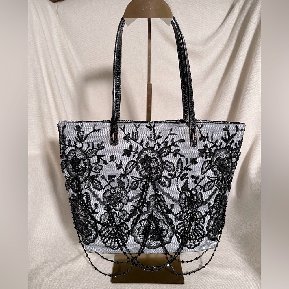EUC Valentino Garavani Beaded Tulle evening bag